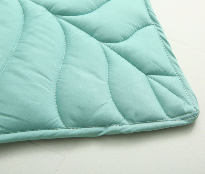 Chervil Leaves Baby Playmat, Size 143-105 cm Closeup 2