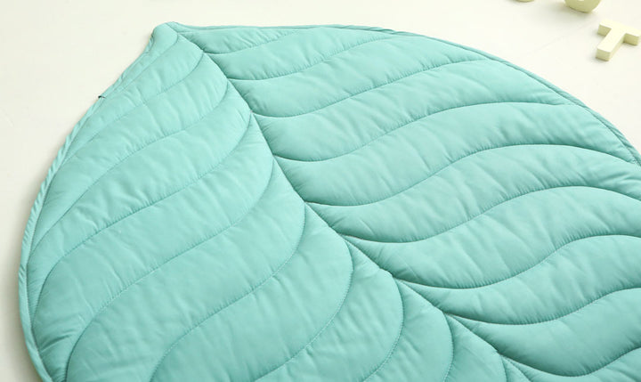 Chervil Leaves Baby Playmat, Size 143-105 cm Closeup 3