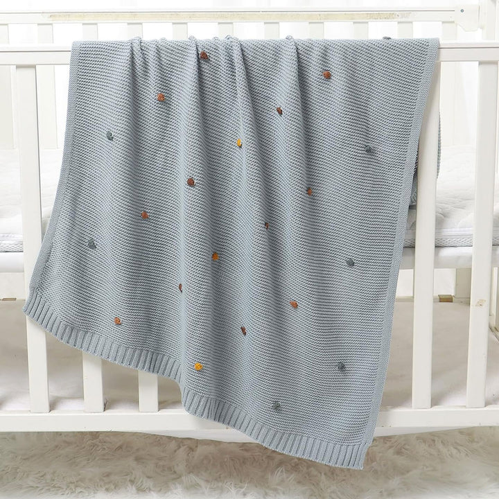 Vida Knit Baby Blanket. Size 90x70 cm Front 2