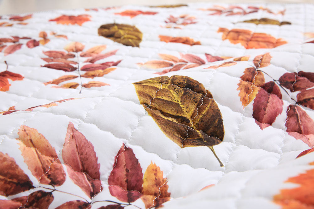 Autumn Leaves Baby Play mat 150 cm diameter - close up 2.jpg