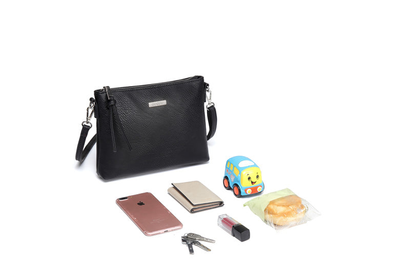 Aaryaa Nappy Clutch - Black