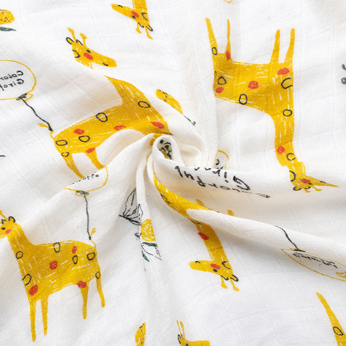 Giraffe Baby Swaddle Wrap 120 x 120 cm closeup