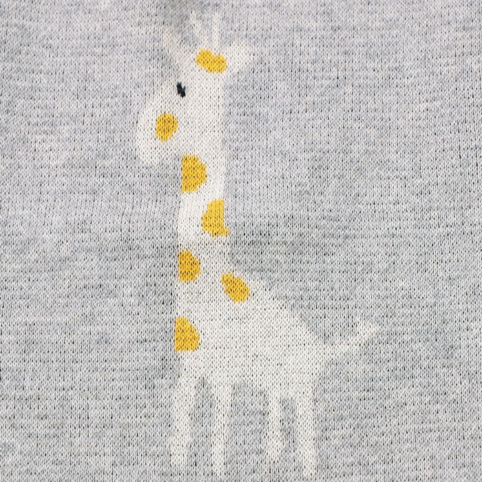 Giraffe Knitted Cotton Baby Blanket Giraffe closeup