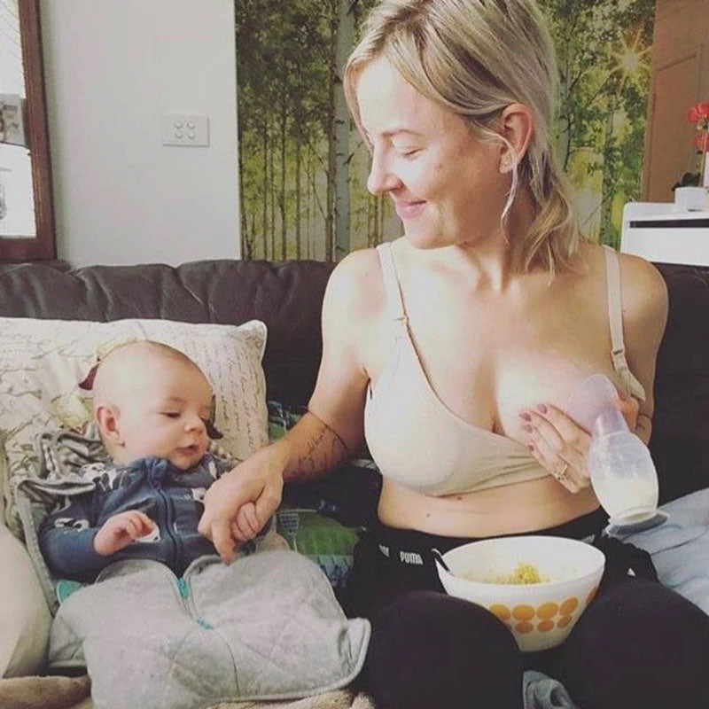 Haakaa Silicone Breast Pump 150 ml with mum & baby